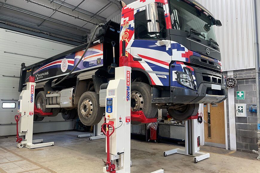 Mobile column truck lift