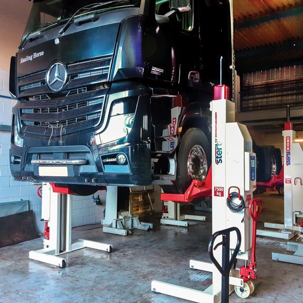 ST1075 Mobile Column Lifts