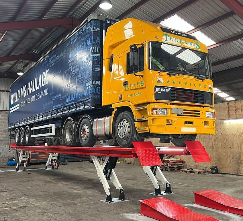 Commercial vehicle lift for trucks