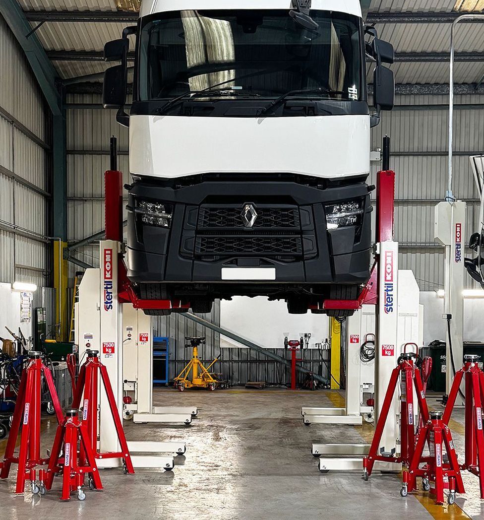 Mobile column lifts for TIP Group