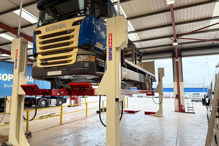 Stertil-Koni 4 post ramp